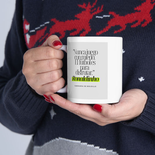 Taza "La Alegría de Jugar" de Ronaldinho: Más que Fútbol, Una Filosofía