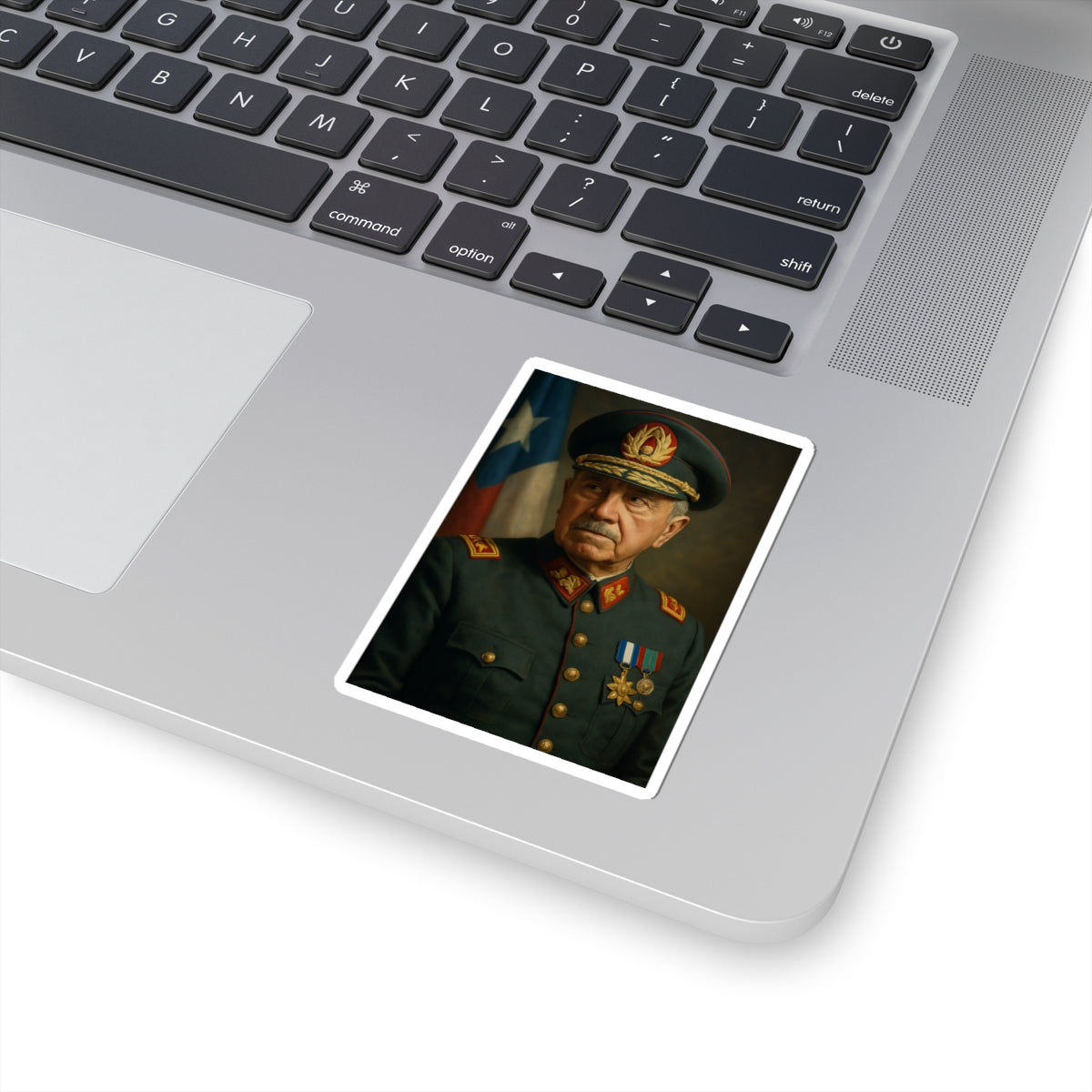 Sticker Augusto Pinochet – Retrato histórico realista