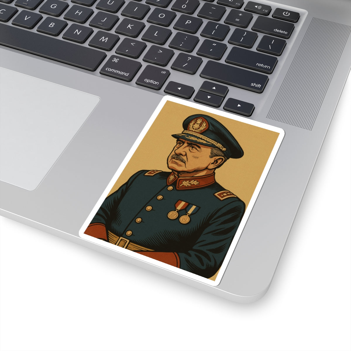 Sticker Augusto Pinochet – Estilo retro realista con halftone